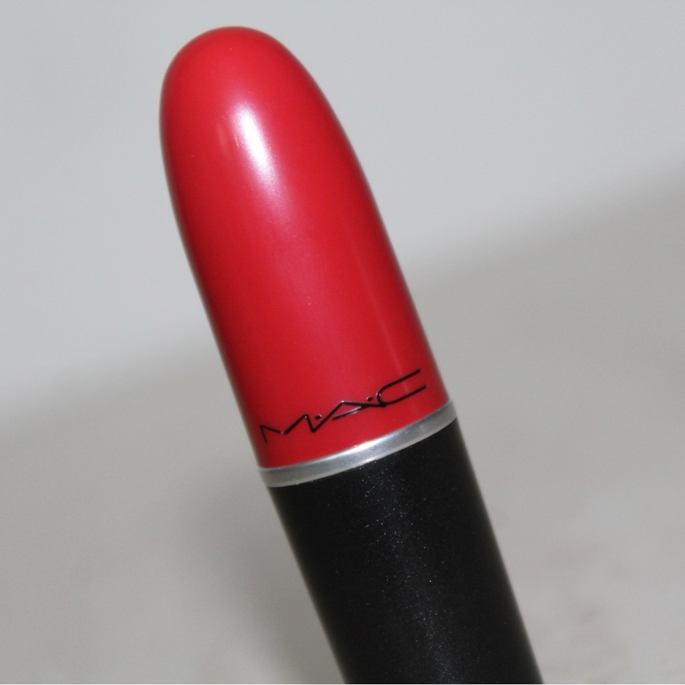 MAC Cosmetics Snow Ball ‘Russian Red’ Matte Lipstick (NWOB) - Picture 4 of 15